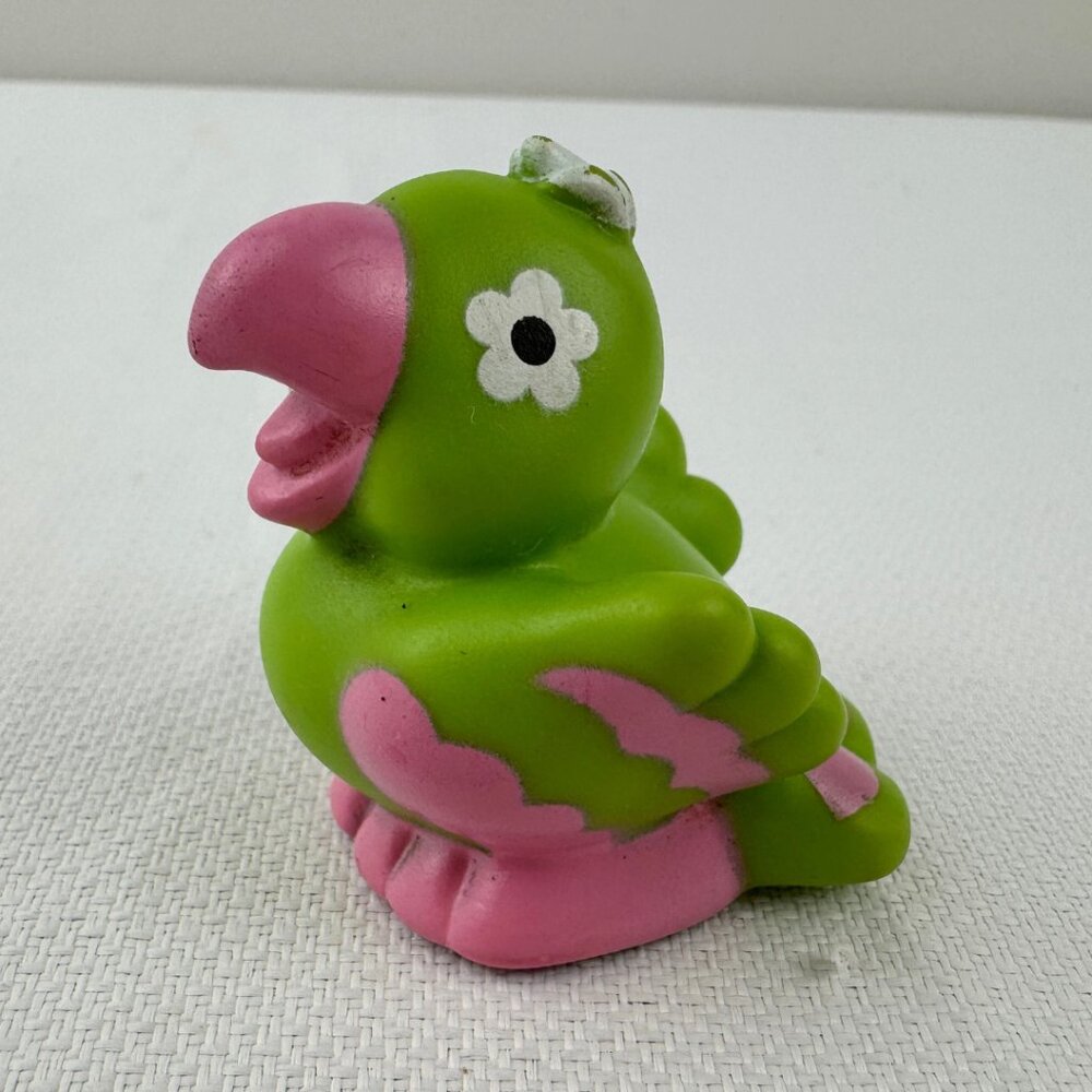 Vintage Parfait Parrot Strawberry Shortcake Pet